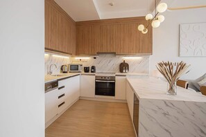 Fridge, microwave, oven, stovetop - The Address Dubai Marina Luxury 1BR and Views! (Dubai)