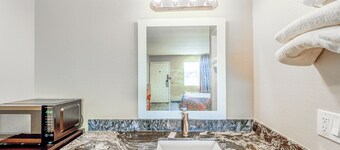 Regency Inn By OYO Rockdale TX
