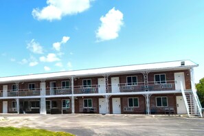 Front of property - Imperial Inn by OYO Tazewell (Tazewell)