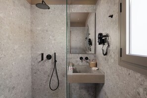 Shower, eco-friendly toiletries, hair dryer, towels - Family Room with Sea View & Communal Pool (Corfu)