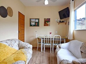 Living area - Country house with outdoor hot tub (São Roque Da Fartura)