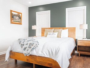 1 soverom, skrivebord, strykejern/-brett og wi-fi