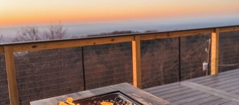 Sunrise Mountain Escape - Modern 1 Bed, 1 Bath - Gorgeous Views Near BRPW & I-77