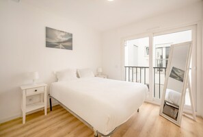 1 chambre, fer et planche à repasser, accès Internet, draps fournis