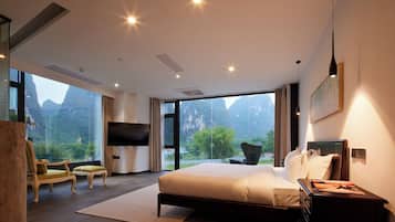 Habitación Deluxe doble, 1 cama de matrimonio grande, vistas al río | 1 dormitorio, escritorio, wifi gratis