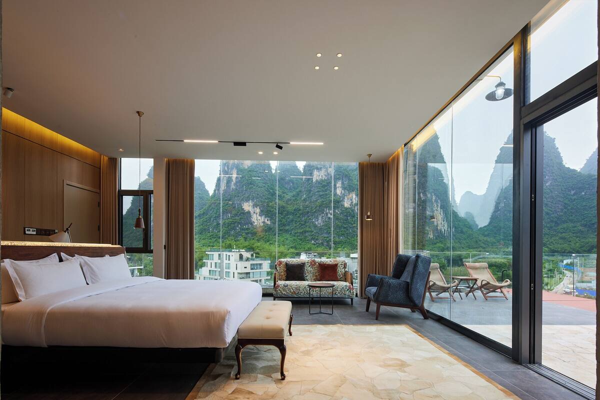 Luxury Double Room, 1 King Bed, Balcony, Mountain View | 1 bedroom, desk, free WiFi