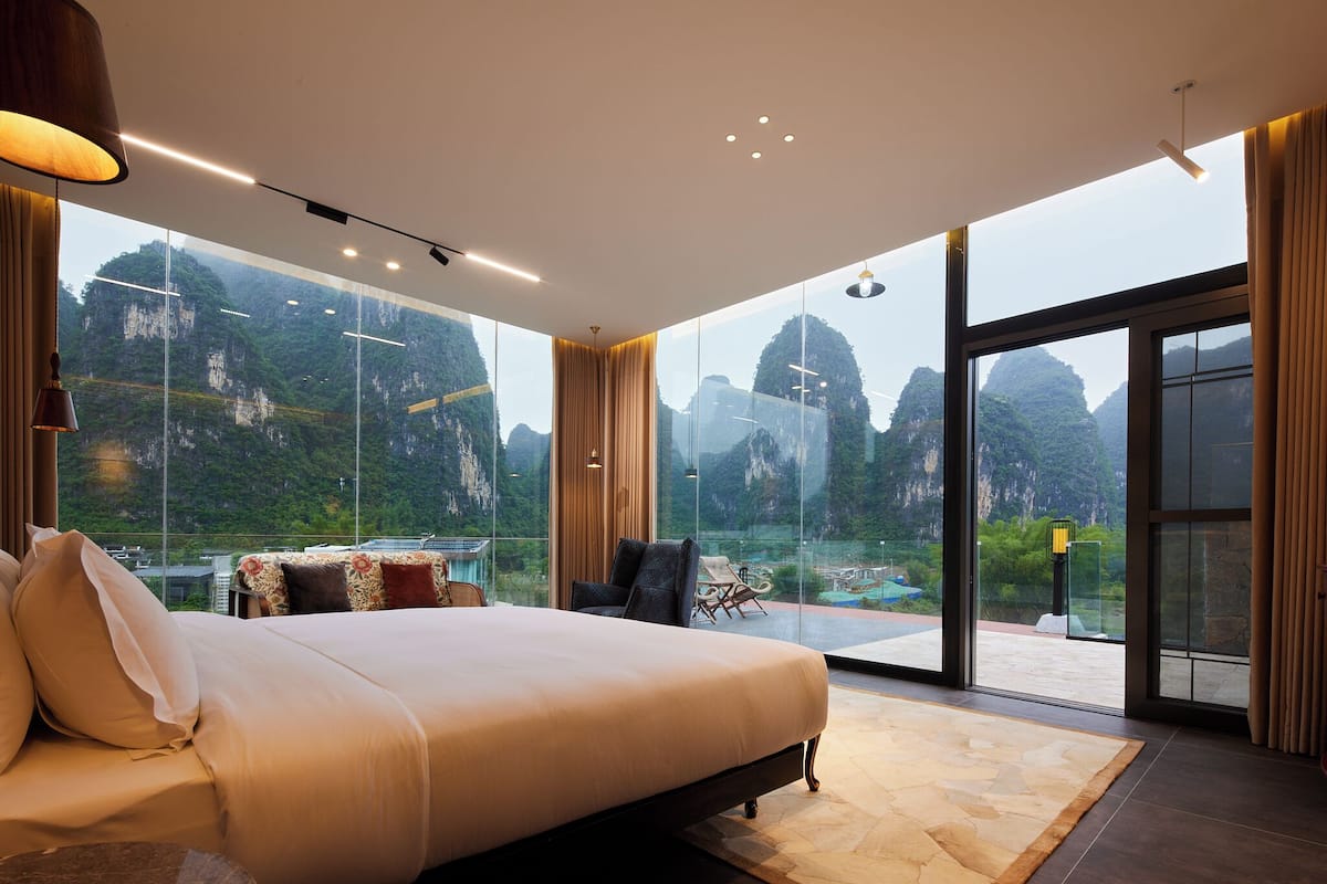 Luxury Double Room, 1 King Bed, Balcony, Mountain View | 1 bedroom, desk, free WiFi