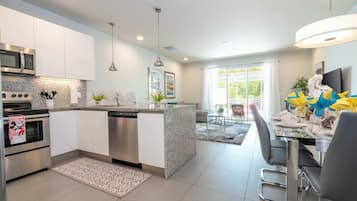 Comfort Townhome | Private kitchen