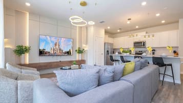 Superior Townhome | Living room