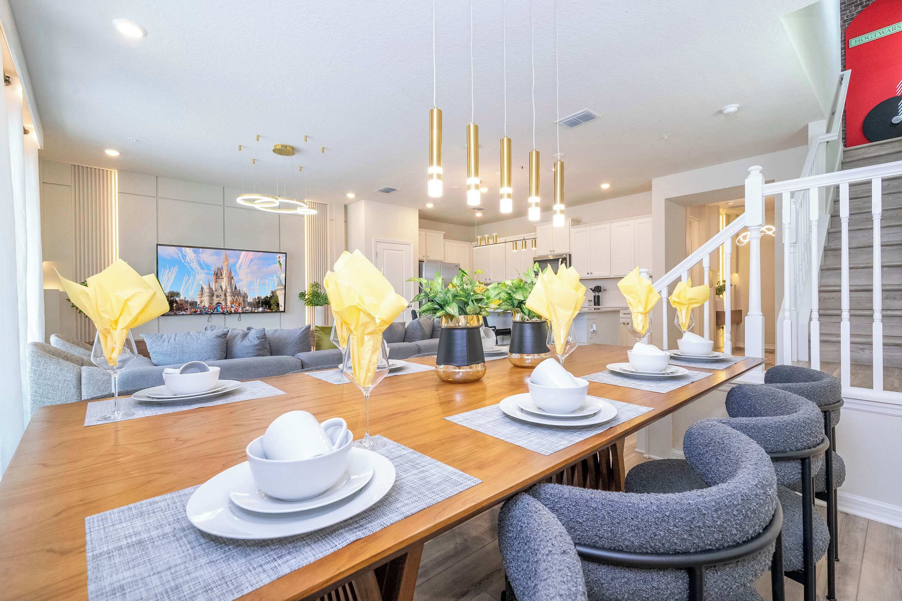 Superior Townhome | Dining room