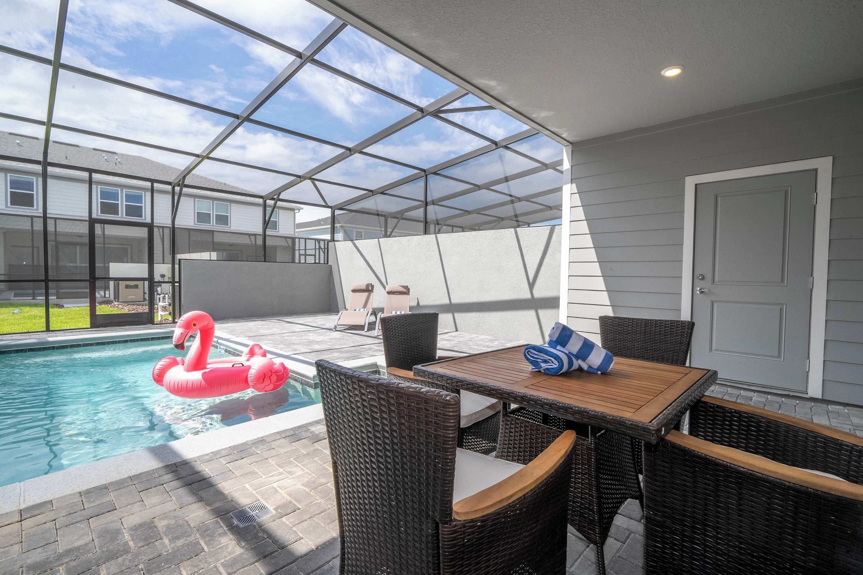 Superior Townhome | Private pool