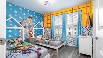 Superior Townhome | Children’s theme room