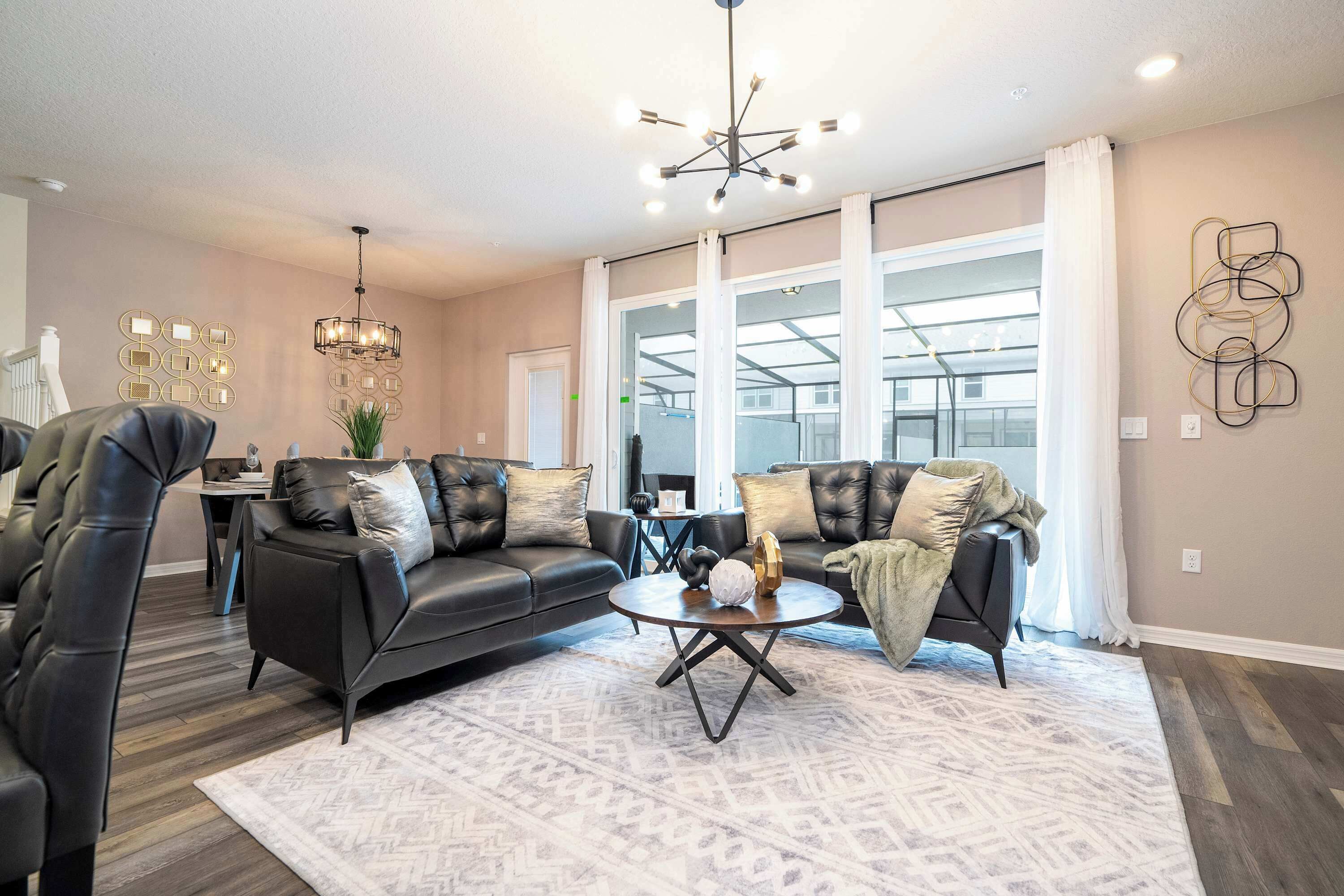 Superior Townhome | Living area