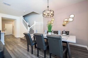 Superior Townhome | Dining room
