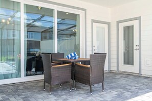 Superior Townhome | Private pool