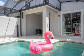 Stunning 4Bd With Pool At Storey Lake Resort 4821