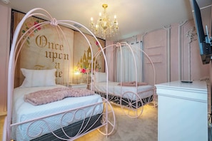 Superior Villa | Children’s theme room
