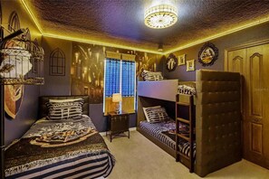 Casa geminada superior | Quarto temático infantil