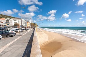 On the beach - GuestReady - Peaceful haven in Sesimbra (Sesimbra)