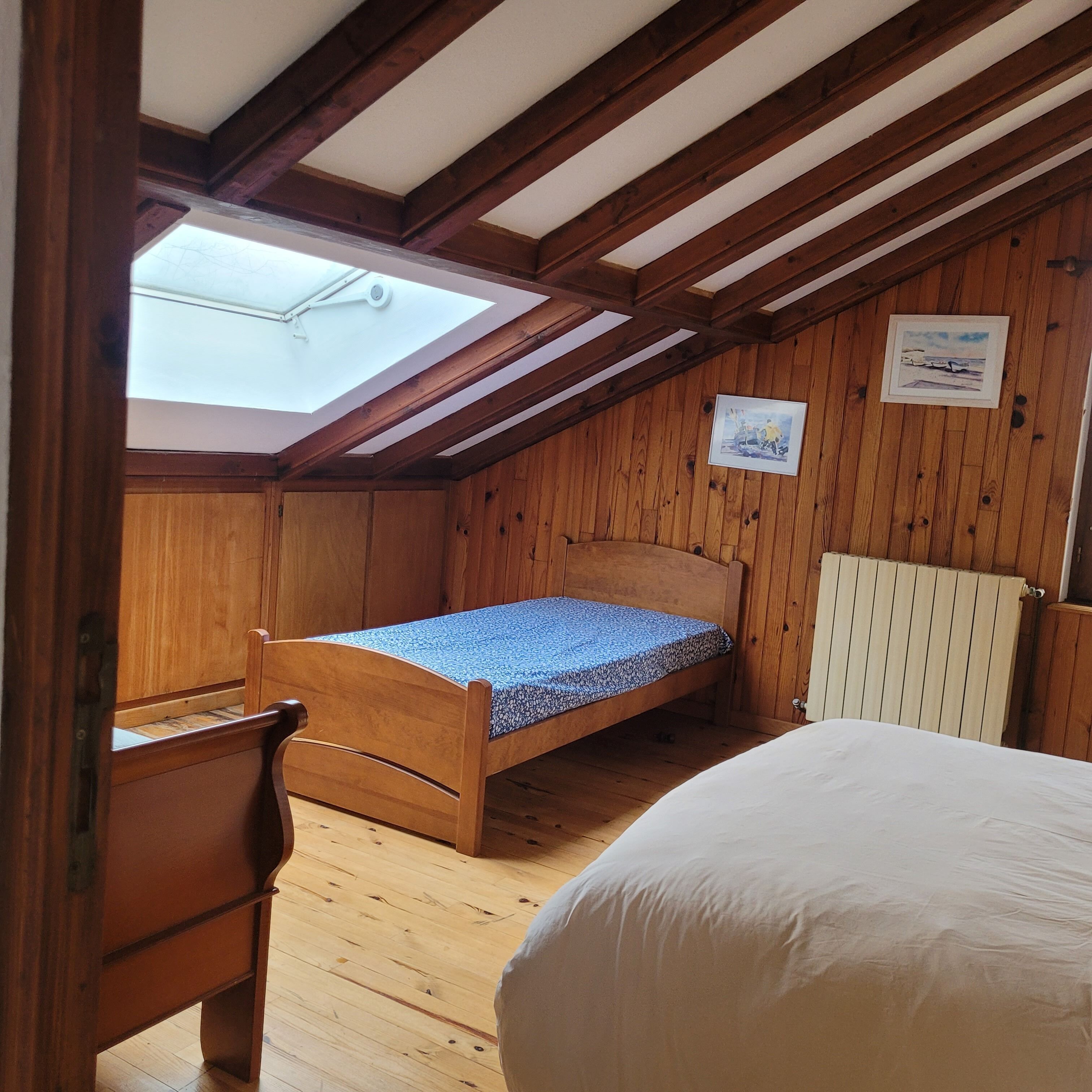 3 chambres, fer et planche à repasser, lit parapluie, Wi-Fi gratuit