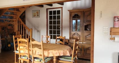 Farmhouse in a green mountain setting. Pets welcome!