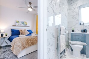 3 bedrooms, iron/ironing board, Internet, bed sheets