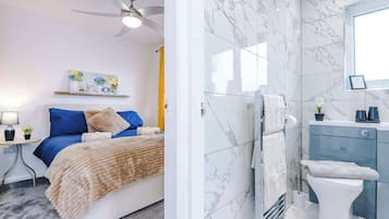 Iron/ironing board, travel cot, WiFi, bed sheets