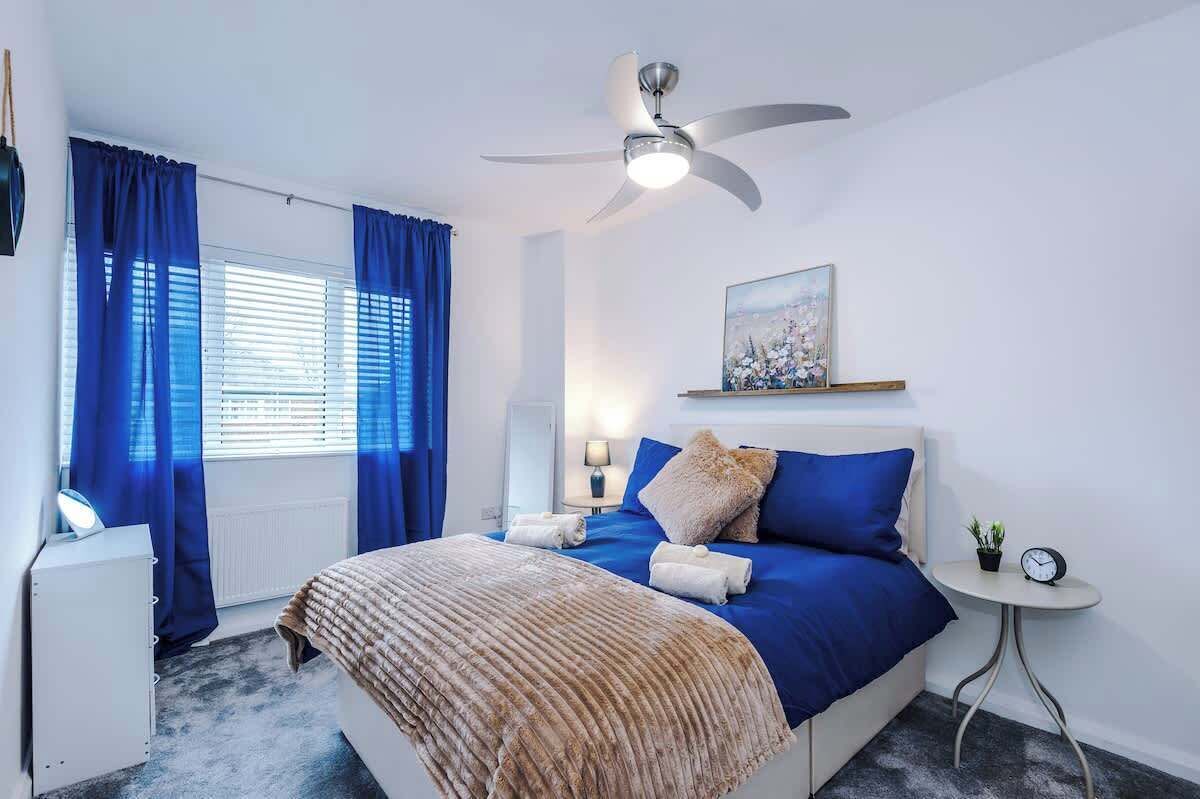 Iron/ironing board, travel cot, WiFi, bed sheets