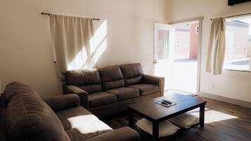 3 bedrooms, blackout curtains, free WiFi, bed sheets