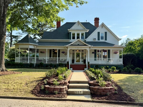 Magnolia Inn - Clayton, NC