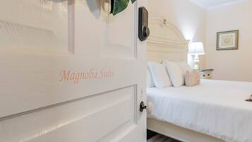 Luxury Suite, 1 King Bed, Private Bathroom | Premium bedding, down comforters, pillowtop beds, individually decorated