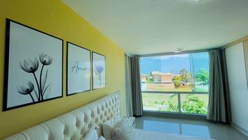 4 quartos, ferros/tábuas de passar roupa, Wi-Fi, roupa de cama