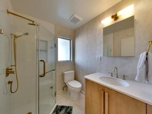 Soap, toilet paper - Charming, Fully Updated 1-Bedroom in the Castro with Private Deck & City Views (San Francisco)