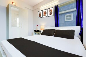 Double or Twin Room | Blackout drapes, soundproofing, iron/ironing board, free WiFi