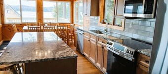 Fourth Lake Getaway Lodges ~ Sunnyside Lodge