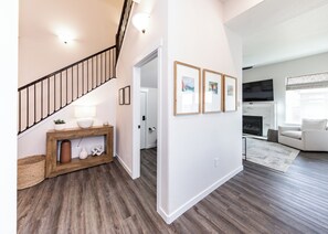 Interior - Luxury AFA 3 BED Getaway with Mt. Views (Colorado Springs)