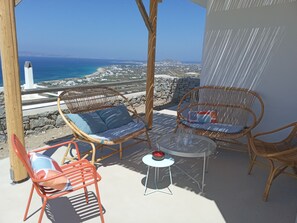 Property grounds - VILLA THEROS, 6 persons, swimming pool. Exceptional view! (NAXOS)