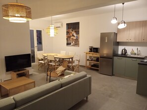 Smart TV, books - VILLA THEROS, 6 persons, swimming pool. Exceptional view! (NAXOS)