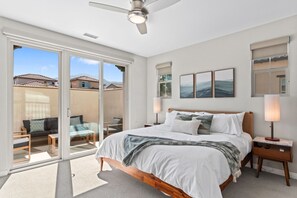 4 bedrooms, desk, iron/ironing board, travel cot - PGA Signature Beauty! 4 Bed/4 En Suite Bath!  Walk to Stadium Course/Ernies! (La Quinta)