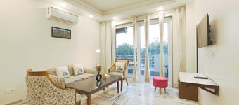 The Onyx by Parfait Street