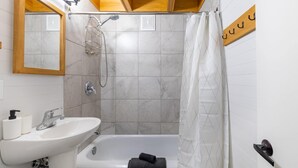 Unclassified image, 3 of 21, button - Le Chic Alpin Ski in / Ski out for 8 people (Lac-Etchemin)
