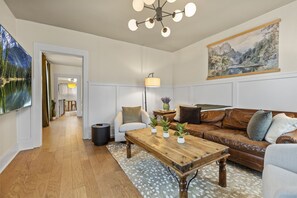 Lounge - Abode 81 in Newark (Newark)