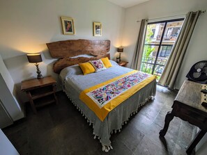 Comfort-Apartment, Blick auf den Innenhof | 2 Schlafzimmer, Bügeleisen/Bügelbrett, kostenloses WLAN