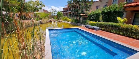 3 albercas al aire libre