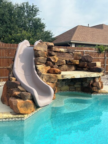 Exquisite 1 Bed/1 Bath Private Luxury Pool Guest House in Fredericksburg, TX.