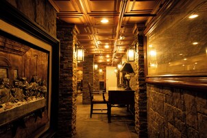 Suíte real | Área de estar | Smart TV 40 polegadas com canais digitais, Netflix, Hulu