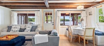 Salt water hot tub, king size beds, dog friendly, ice fishing