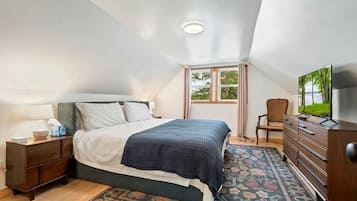 3 makuuhuonetta, työpöytä, silitysrauta/-lauta, ilmainen Wi-Fi