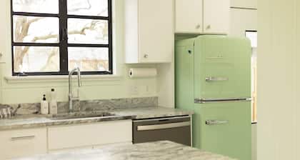 Lustrous Lustron