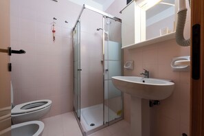 Apartment, 1 Schlafzimmer, Balkon, Meerblick | Badezimmer